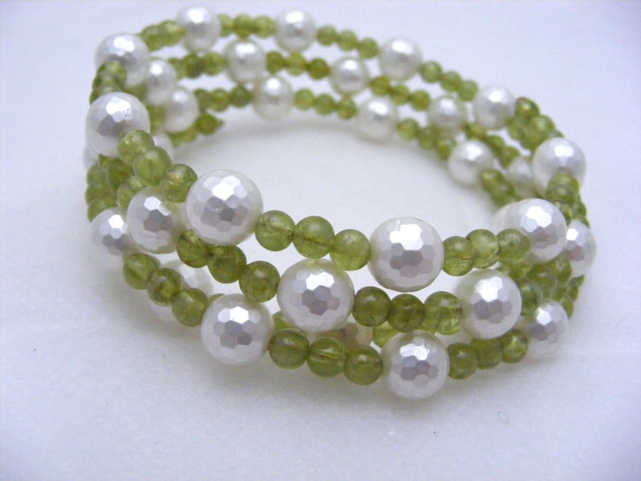 White Shell Pearl and Peridot Gemstone Bangle