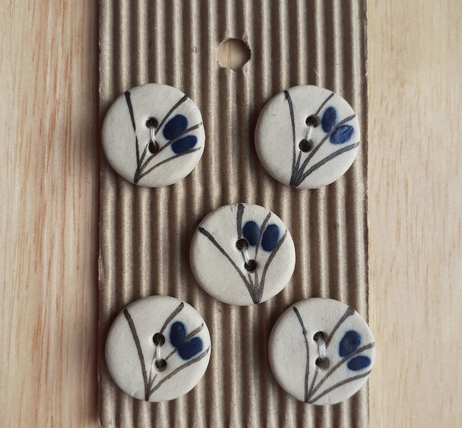 Set of 5 blue ceramic flower buttons 