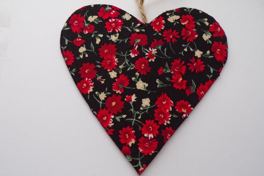Heart Wall Hanging: Handmade Decoration
