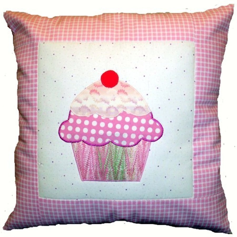 Applique cup cake cushion 