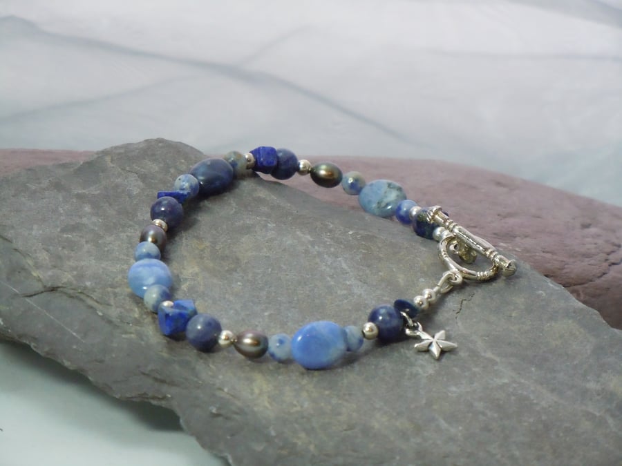 Semi-precious Sodalite & Freshwater Pearl bracelet with Tierracast star charm