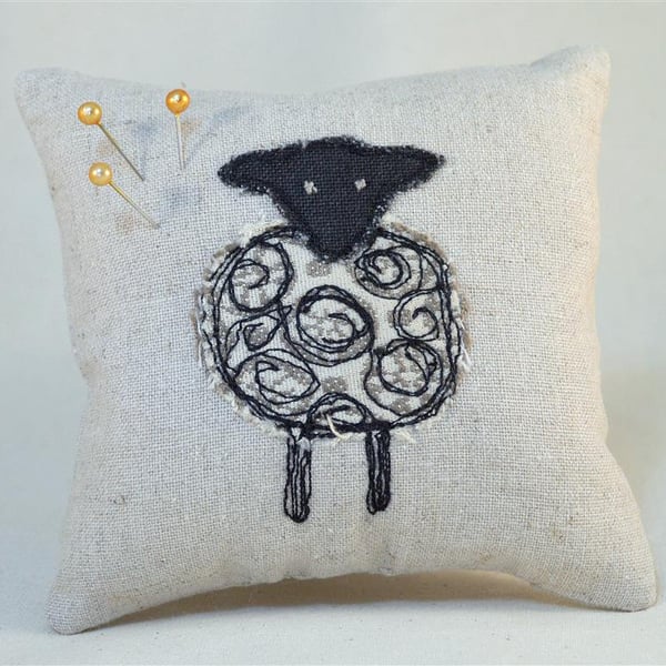 Pin Cushion Sheep Design Nature Wildlife Animal Farm 