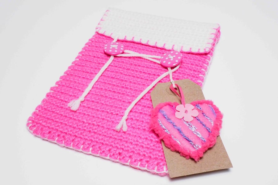 Free P&P. Gift bag & heart keepsake & gift tag, pink and white