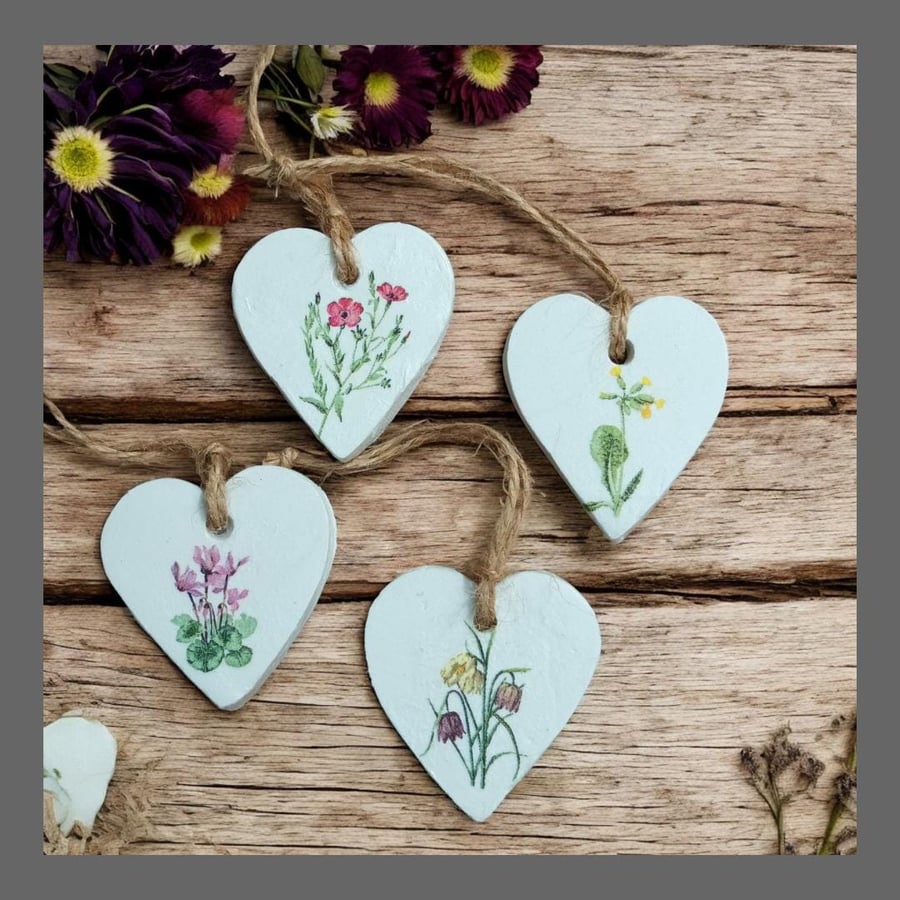 Wildflower Heart Hanging Diffuser, Cowslip, Poppy, Cyclamen, Snakes Head Fritill