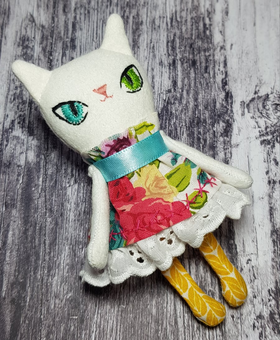 Handmade Miniature Cat Doll White, Odd Eyed
