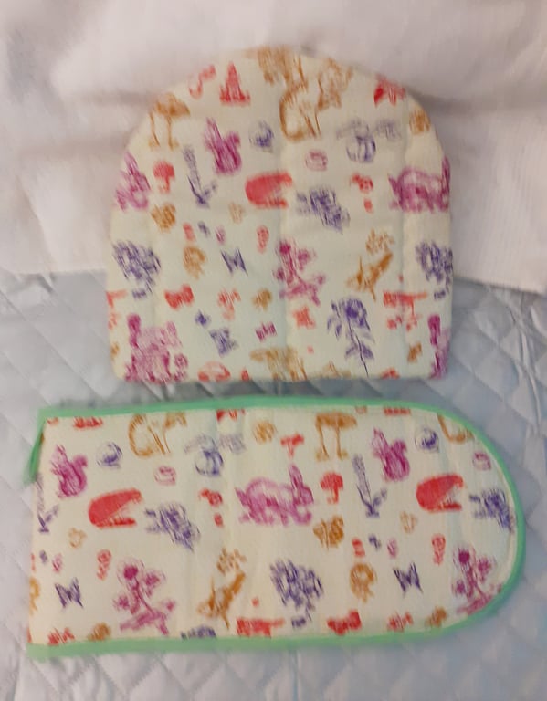 Pretty Garden Tea cosy and oven glove set