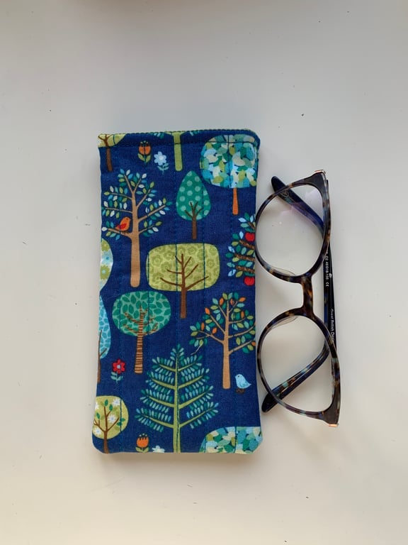 Tree Print Quilted Fabric Glasses Case