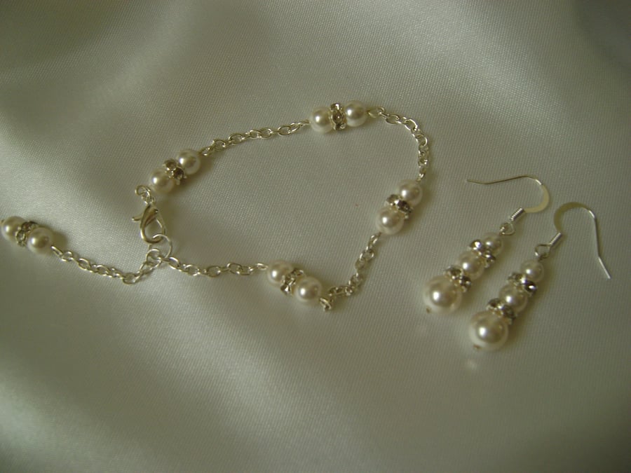  Pearl & Rhinestone Bracelet & Earring Set