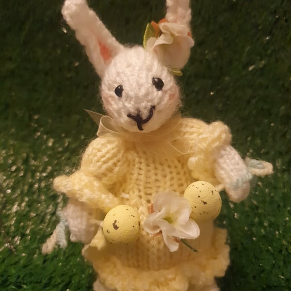 Handknitted Mini Bunny- Primrose