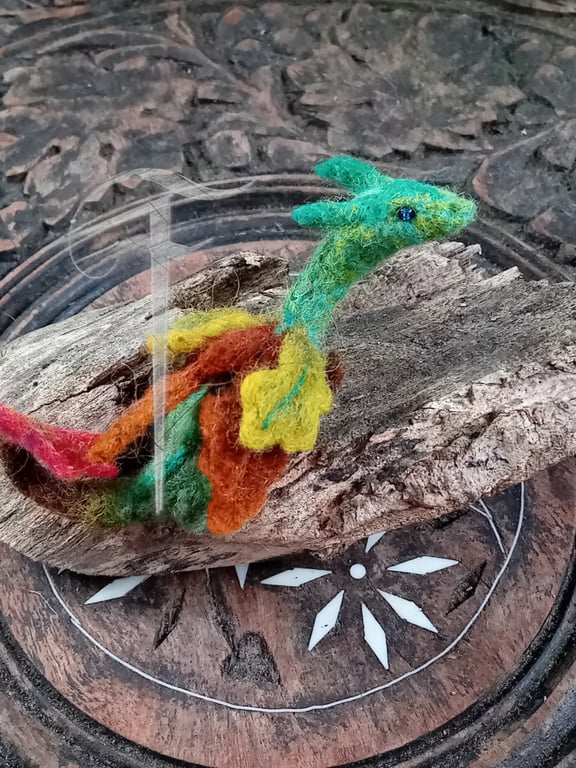 Leaf dragon brooch
