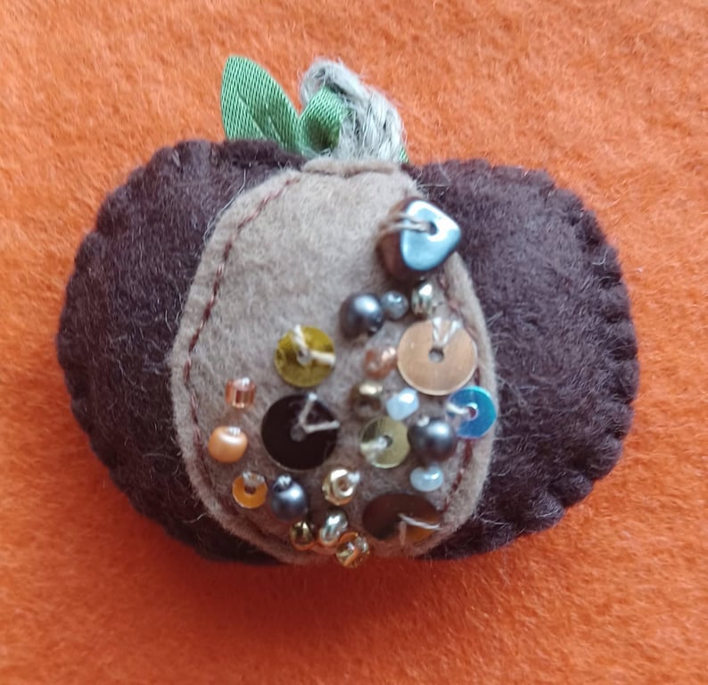 Handmade Felt Pumpkin Brooch Coffee and Cream