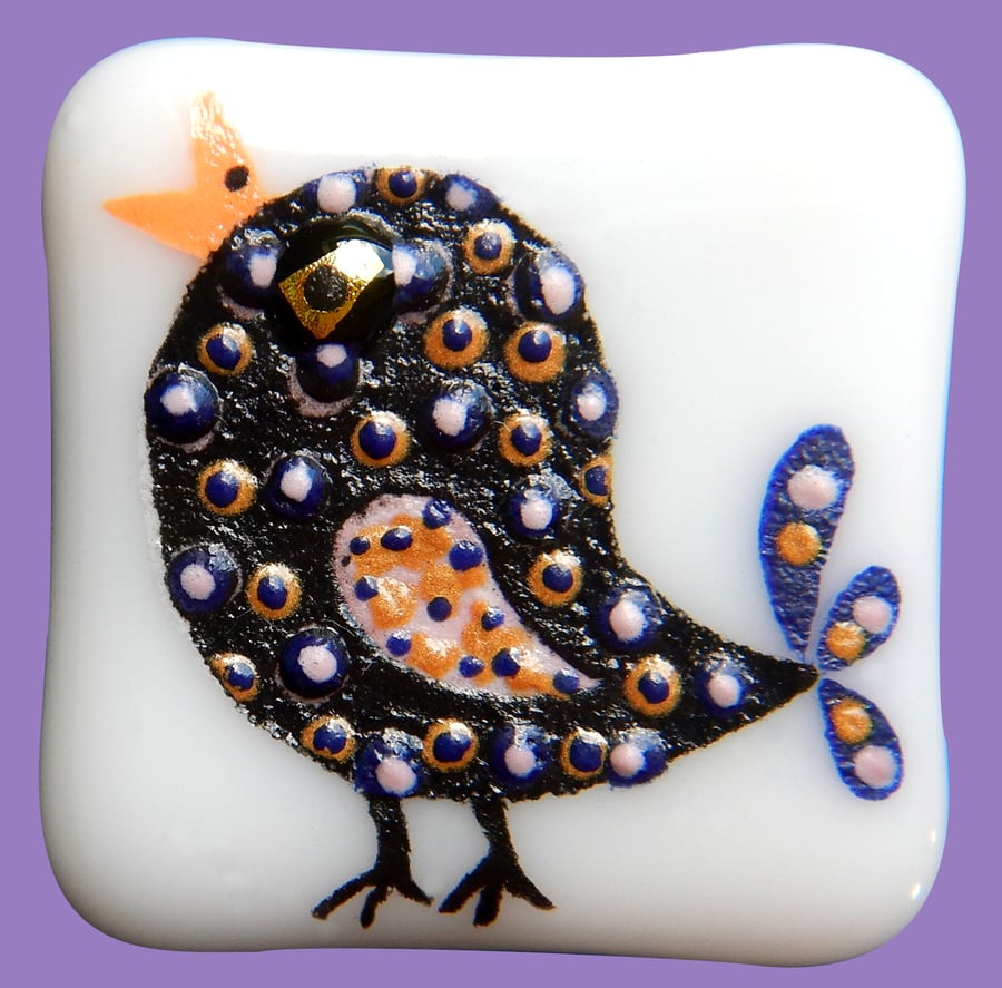 HANDMADE FUSED DICHROIC GLASS 'LITTLE BIRD' BROOCH.