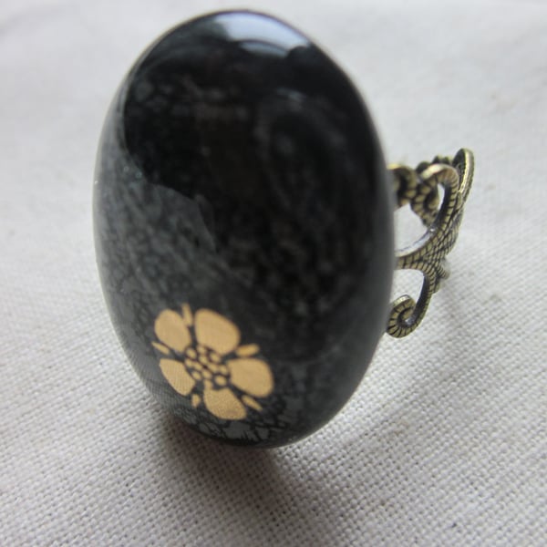 Handmade dichroic glass cabochon filigree ring - steel with Tudor rose