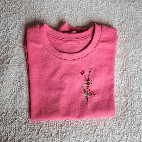 Bee T-shirt Age 12-18 Months, hand embroidered