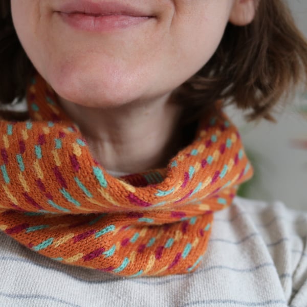 Una snood in Mulberry 