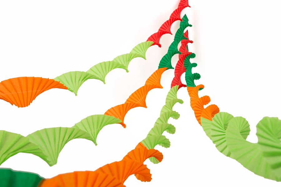 4 Crepe Paper Christmas party ceiling decorations streamers retro garlands(xmas)