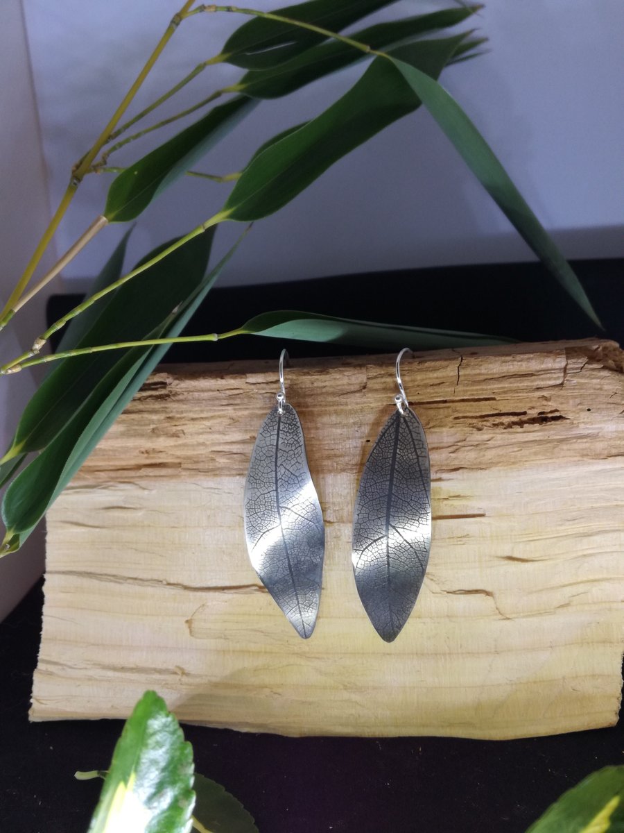 Silver leaf drop earrings