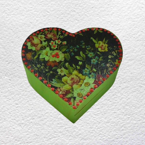 Heart: Decorated Wooden Trinket Keepsake Box 13cm