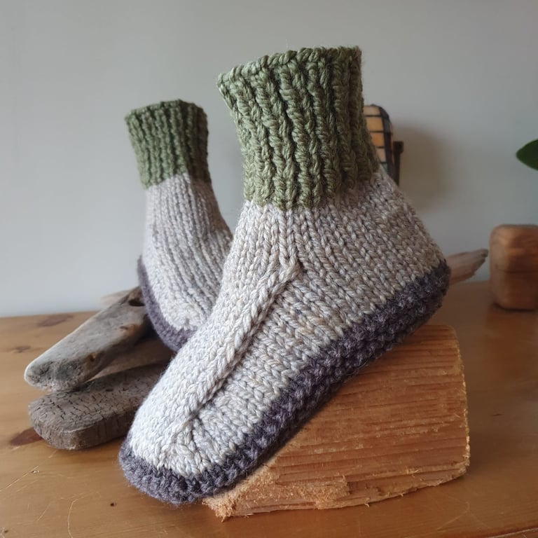 Dorm Boots, Slippers, Slipper Socks Men's UK 7 Hand Knitted Chunky