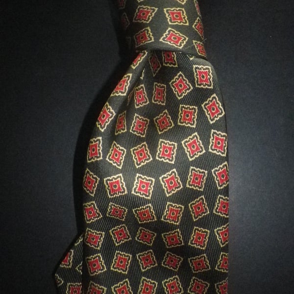 Red square motif on dark green 9.5cm blade silk tie, fee shipping, gift wrapped