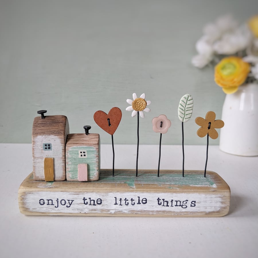 Little Wooden Houses with Clay & Button Garden 'Enjoy the little things'