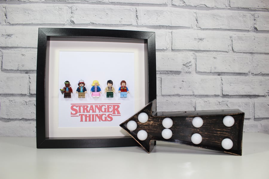 STRANGER THINGS - Framed custom minifigures - Awesome TV art work