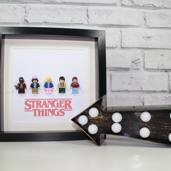 STRANGER THINGS - Framed custom minifigures - Awesome TV art work