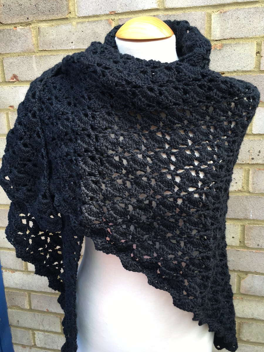 Soft Artesano Black Wool Handmade Crochet Shawl