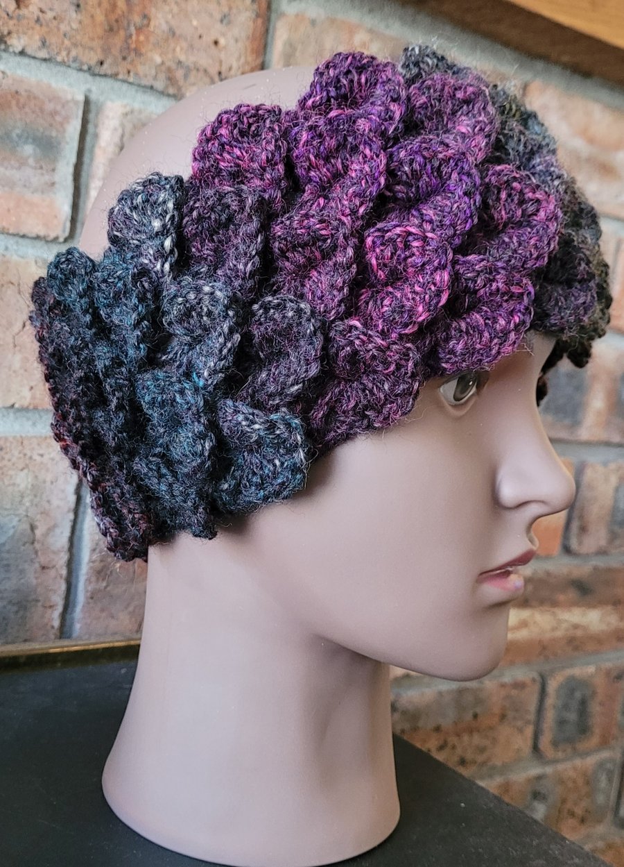 Handmade crochet headband in crocodile stich 