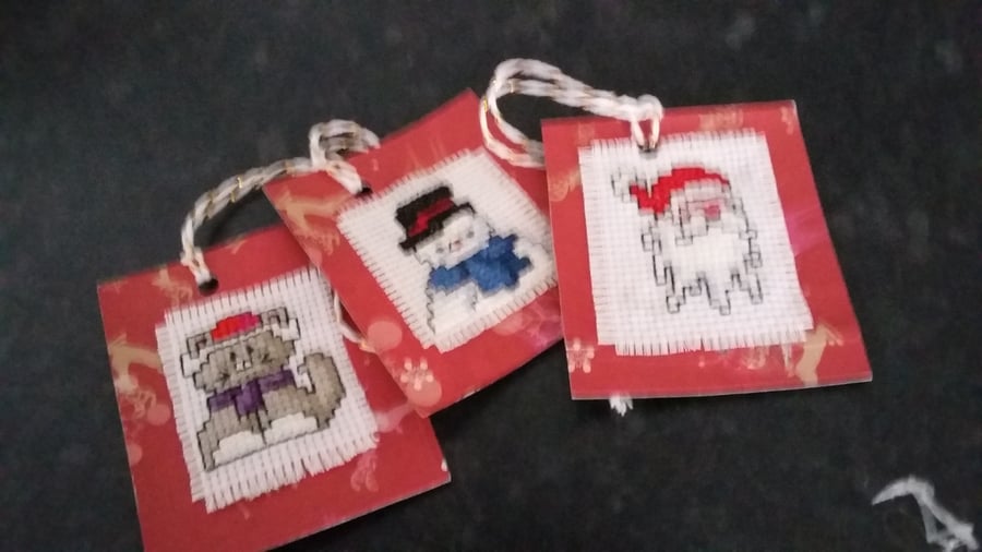 CROSS STITCHED CHRISTMAS TAGS