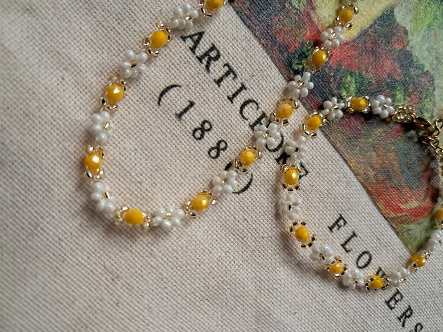 Limon Daisy Beaded Necklace & Bracelet Set 