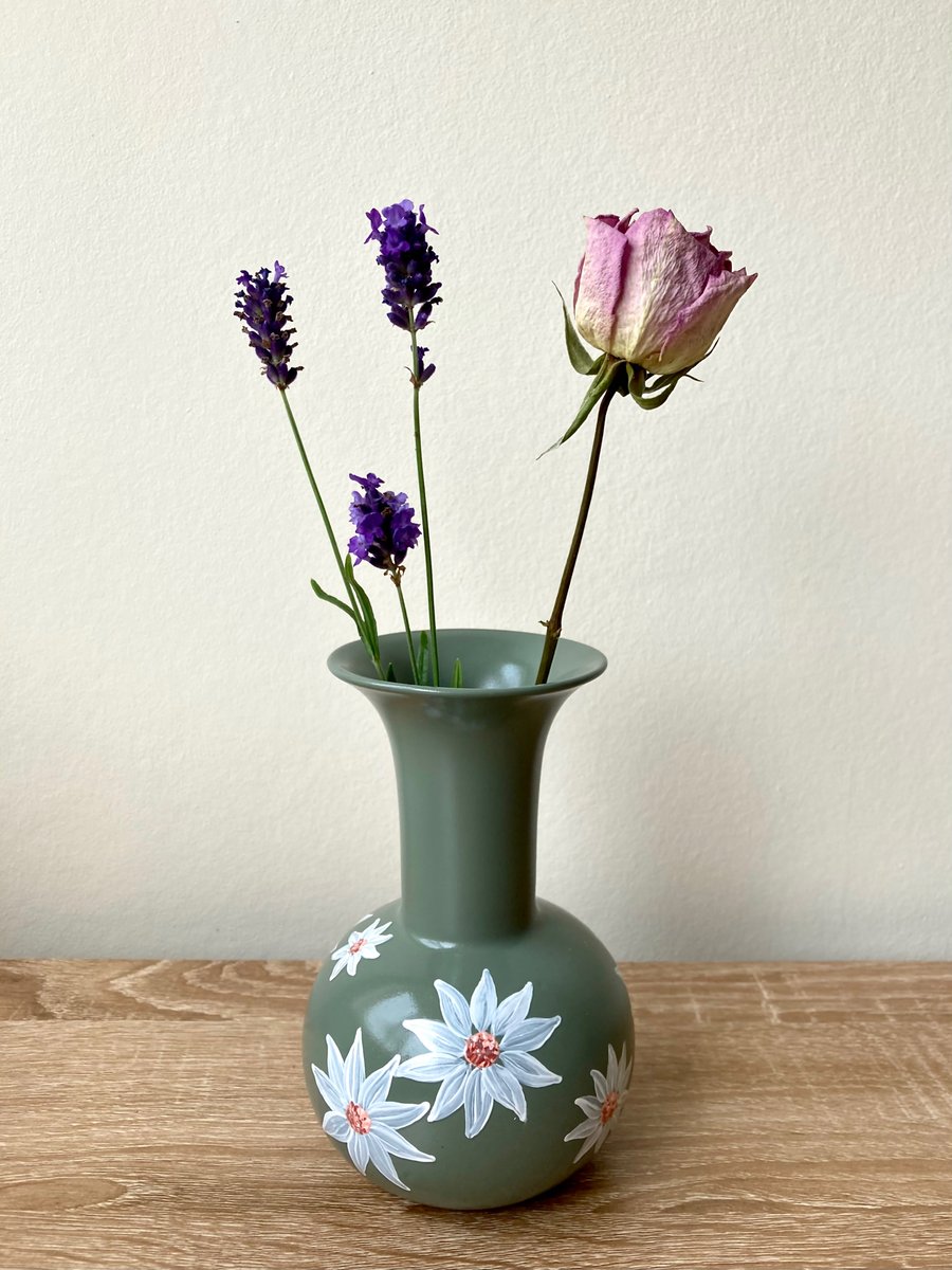 Upcycled Hand-Painted Vase With Daisies