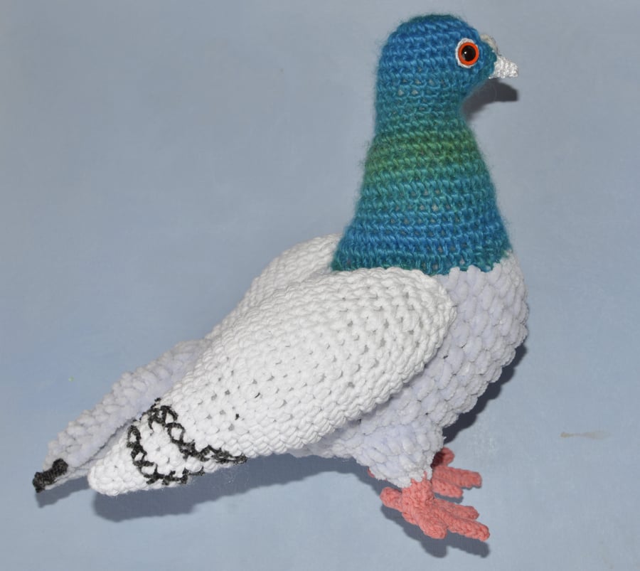Pigeon Medium size Crochet