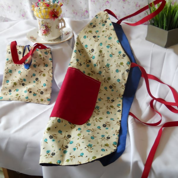 REVERSABLE CHILDS APRON WITH MATCHING CARRY BAG