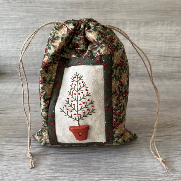 Christmas Tree Drawstring Bag with Hand Embroidery 