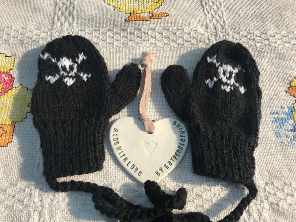 100% hand knitted full mittens. Skull, Rainbow,  Dinosaur, Camo Toddler baby