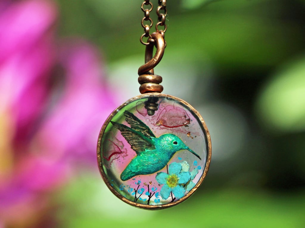 Copper Resin Circle Hummingbird Pendant Necklace 