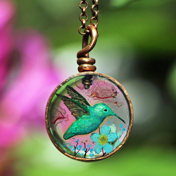 Copper Resin Circle Hummingbird Pendant Necklace 