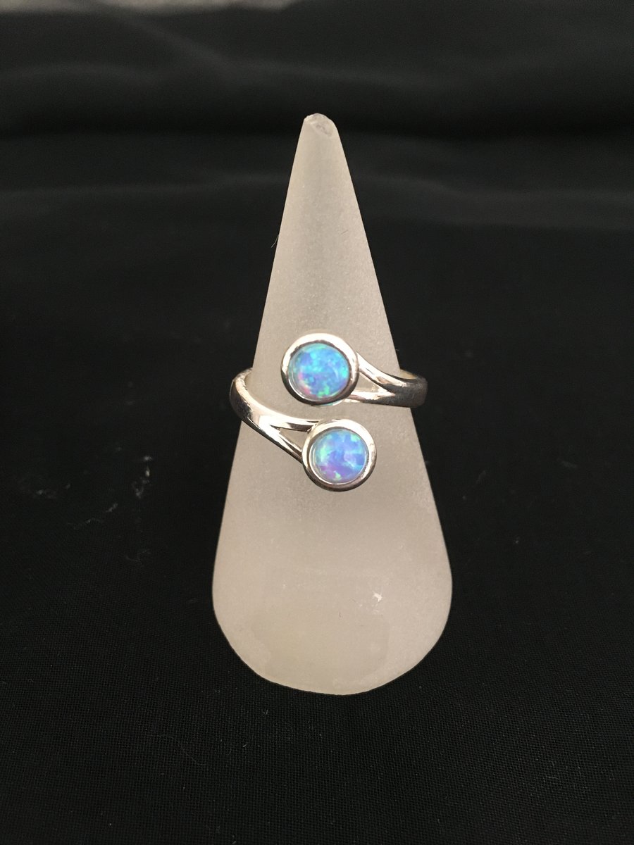 Delightful Silver Tone Ring with Faux Opals