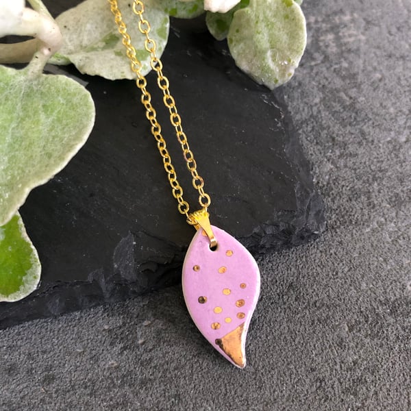 Ceramic leaf necklace - lilac