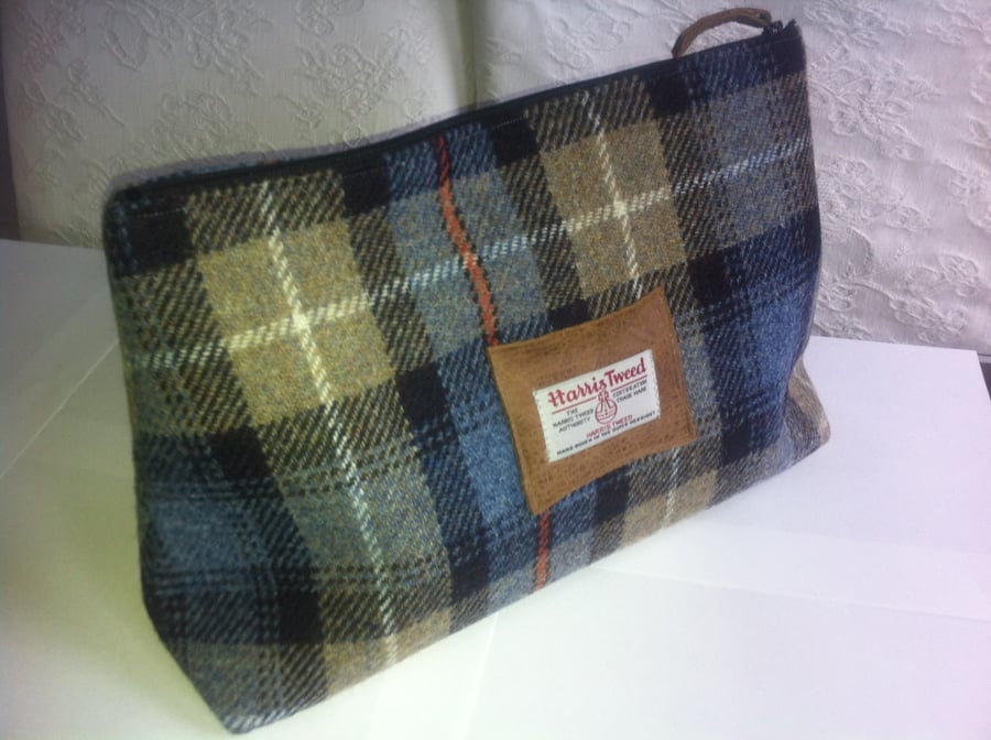 Harris Tweed mans tartan wash bag shave bag toiletry bag made in Scotland