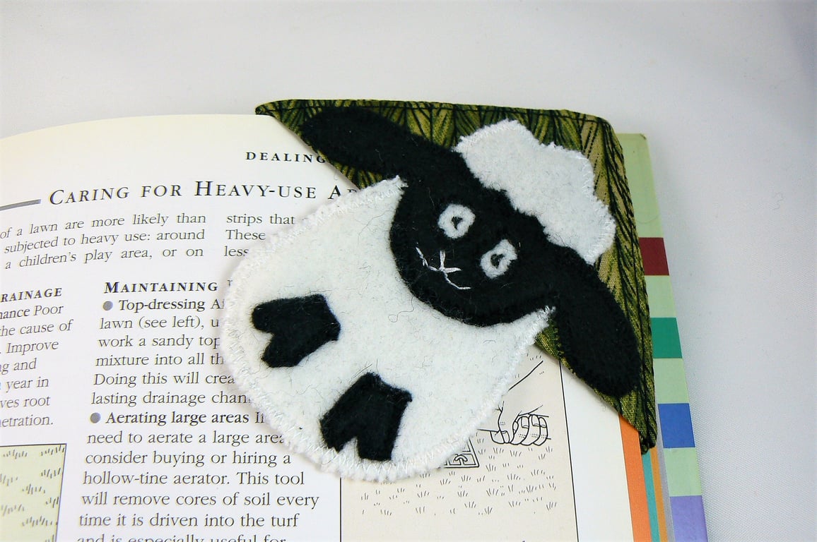 Corner bookmark ( sheep )