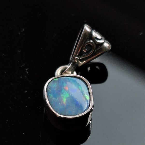 8x9mm Free Form Lightening Ridge Opal Doublet Pendant