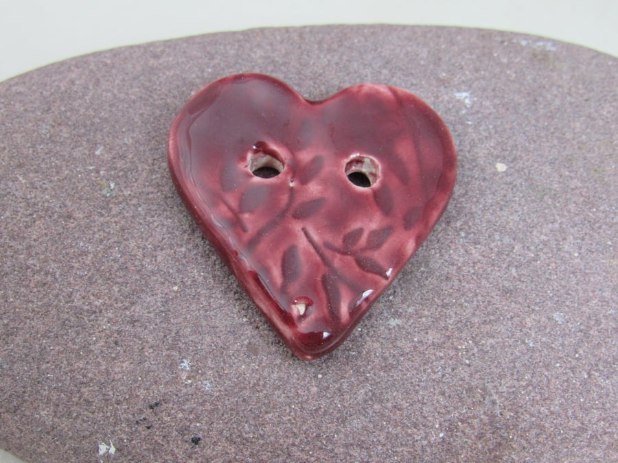 Medium Rose Red Leaf Sprig Texture Heart Shaped Ceramic Button