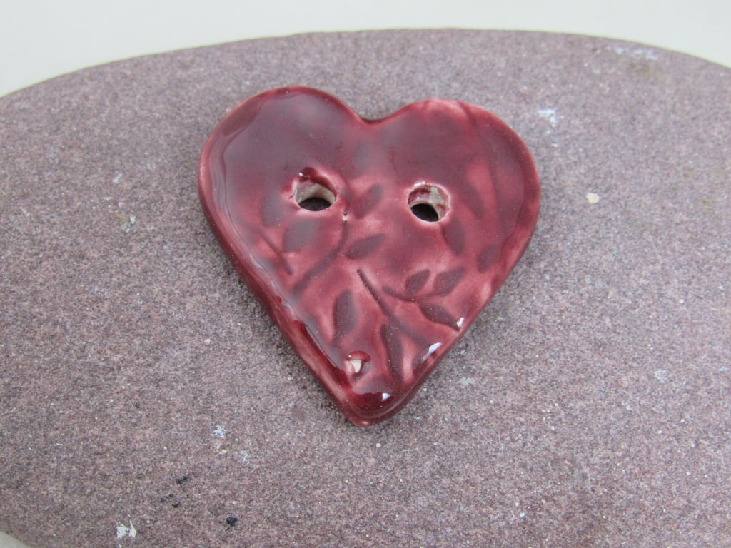 Medium Rose Red Leaf Sprig Texture Heart Shaped Ceramic Button