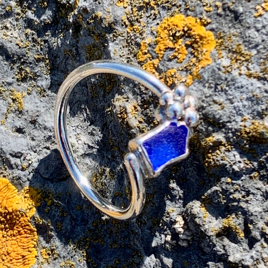 Cobalt Blue Seaglass & Silver Pebble Twisted Ring, Size N - 1040