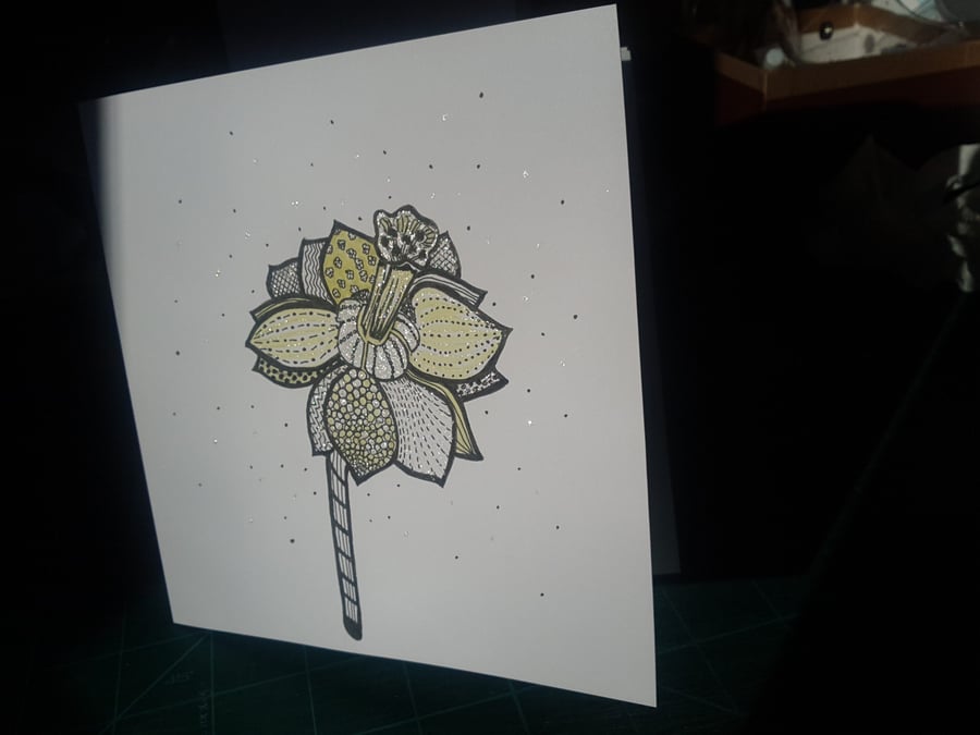 Open daffodil card