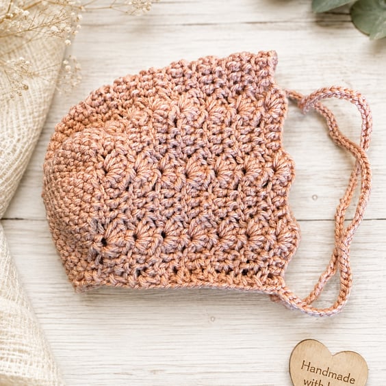 Handmade crochet baby bonnet. Sizes newborn, 0-3, 3-6 and 6-9 months 