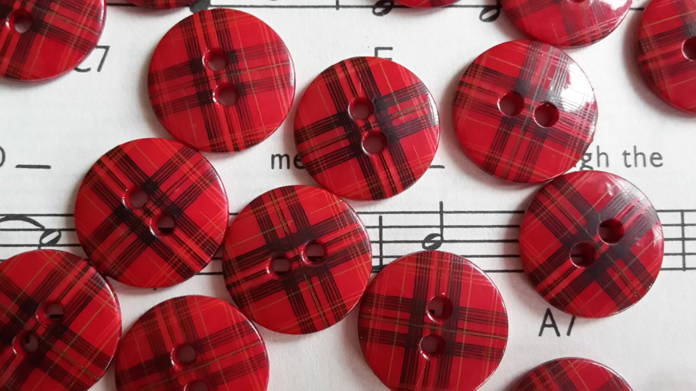 15mm 24L rare: Red Tartan Button