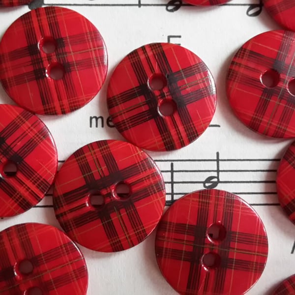 15mm 24L rare: Red Tartan Button